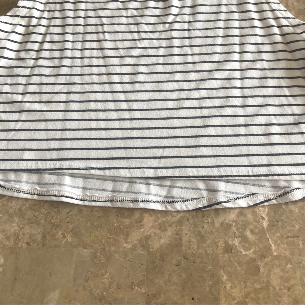 Cropped Tank - Picture 5 of 5